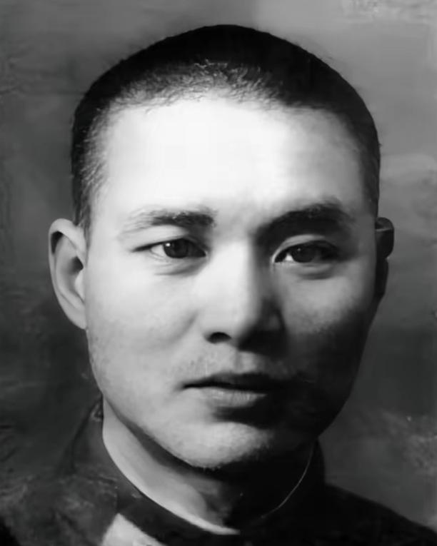 1980年，沈醉到香港看望改嫁前妻，栗燕萍惊慌地嘱咐现任丈夫：“他若抽我耳光，你