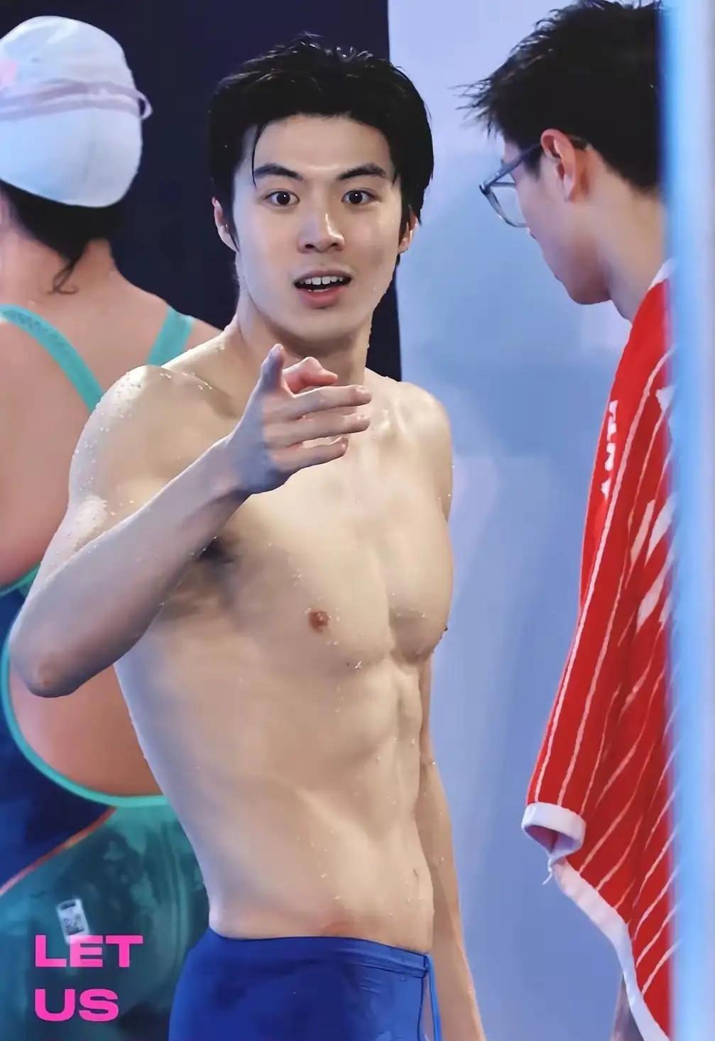 中国游泳队最帅的运动员不是老大哥汪顺，而是这个张翼祥，身材高大，肩宽腰窄，还有一