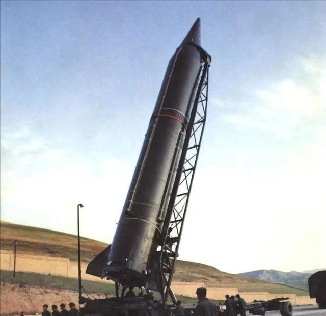 1987年，沙特来中国买导弹，中方代表试探性伸出一根手指，意思是“一千万美元”，