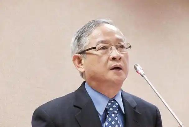 台湾知名人士林郁方：“我实在看不懂大陆造那么多武器装备，造那么多航母干什么，还频