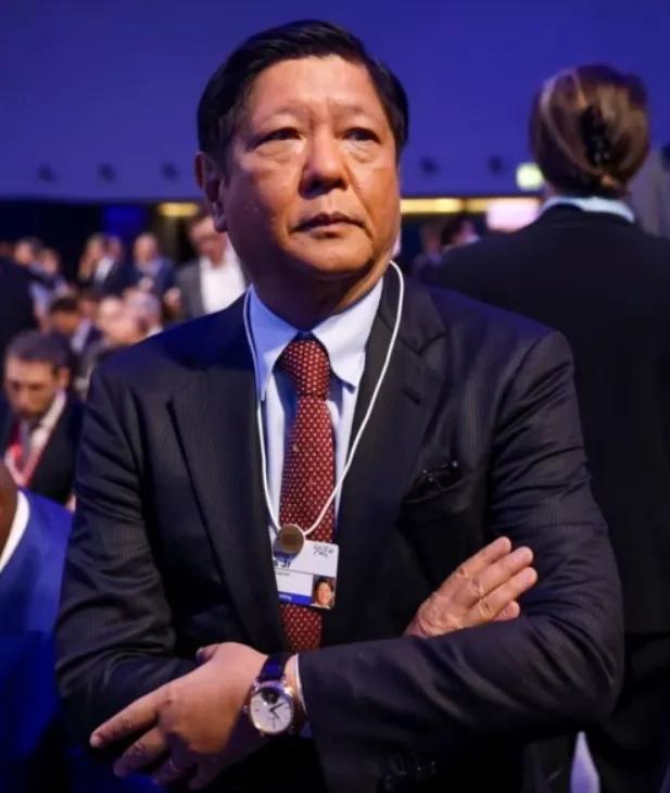比千艘航母更致命的，是全球正形成一个默契：中国绝不会轻易动武。小国冲、大国踩，菲