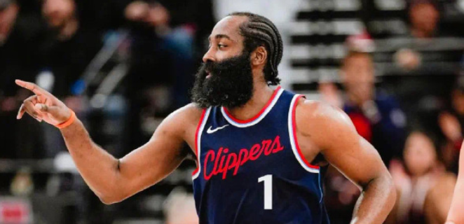 泰伦卢倒计时！快船102-115惨败太阳，9分钟崩盘36-13，球迷怒吼：立刻下课！