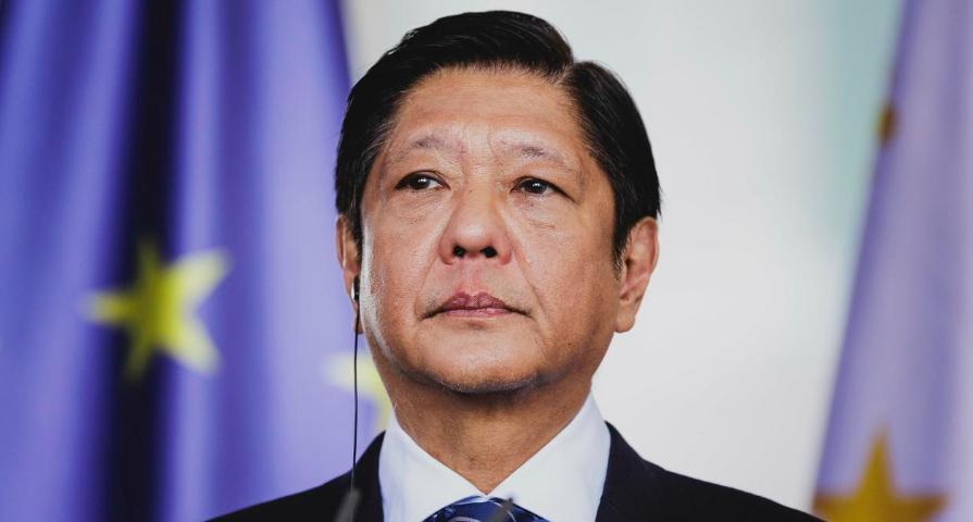 7月24日，美国海军第七舰队对外公布了一条消息：华盛顿号航母打击群穿过吕宋海峡，