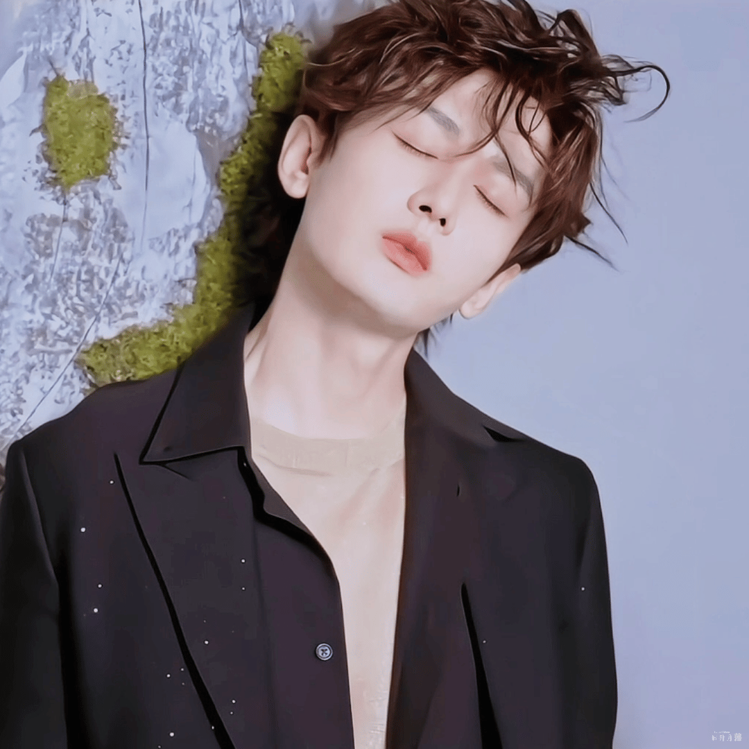 成毅，春来秋去，一往而深，向你迁徙。2025爱奇艺尖叫之夜微博网友喜爱作品评选