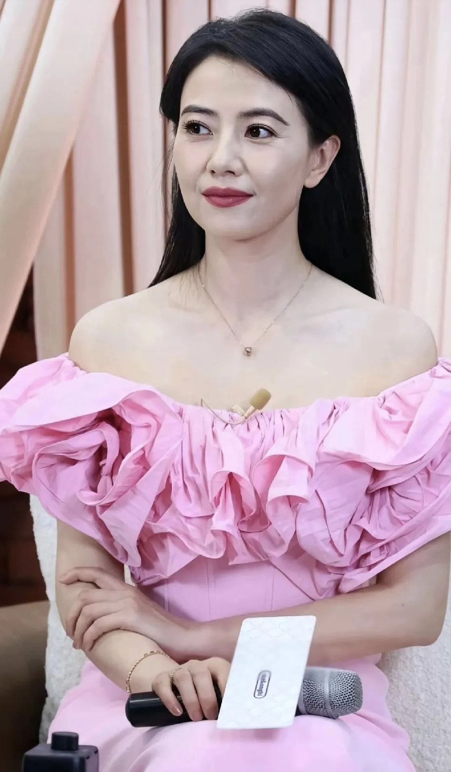 高圆圆吓我一跳。越漂亮的女人好像花期越短，美如高圆圆也不例外，好像突然变老