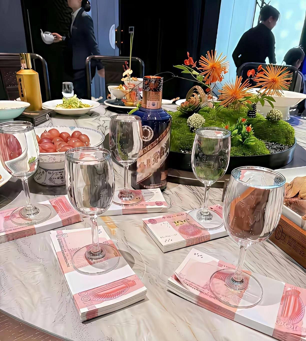 一杯白酒一万，你能喝几杯？