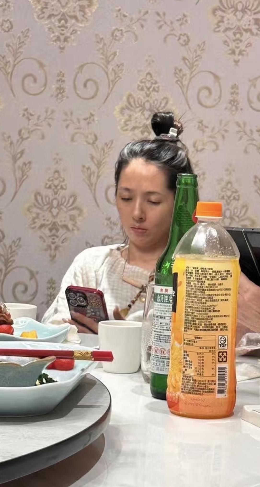 郭碧婷回台湾给爸爸过生日了，这生日宴吃的也很简单，没有山珍海味。7月11日，