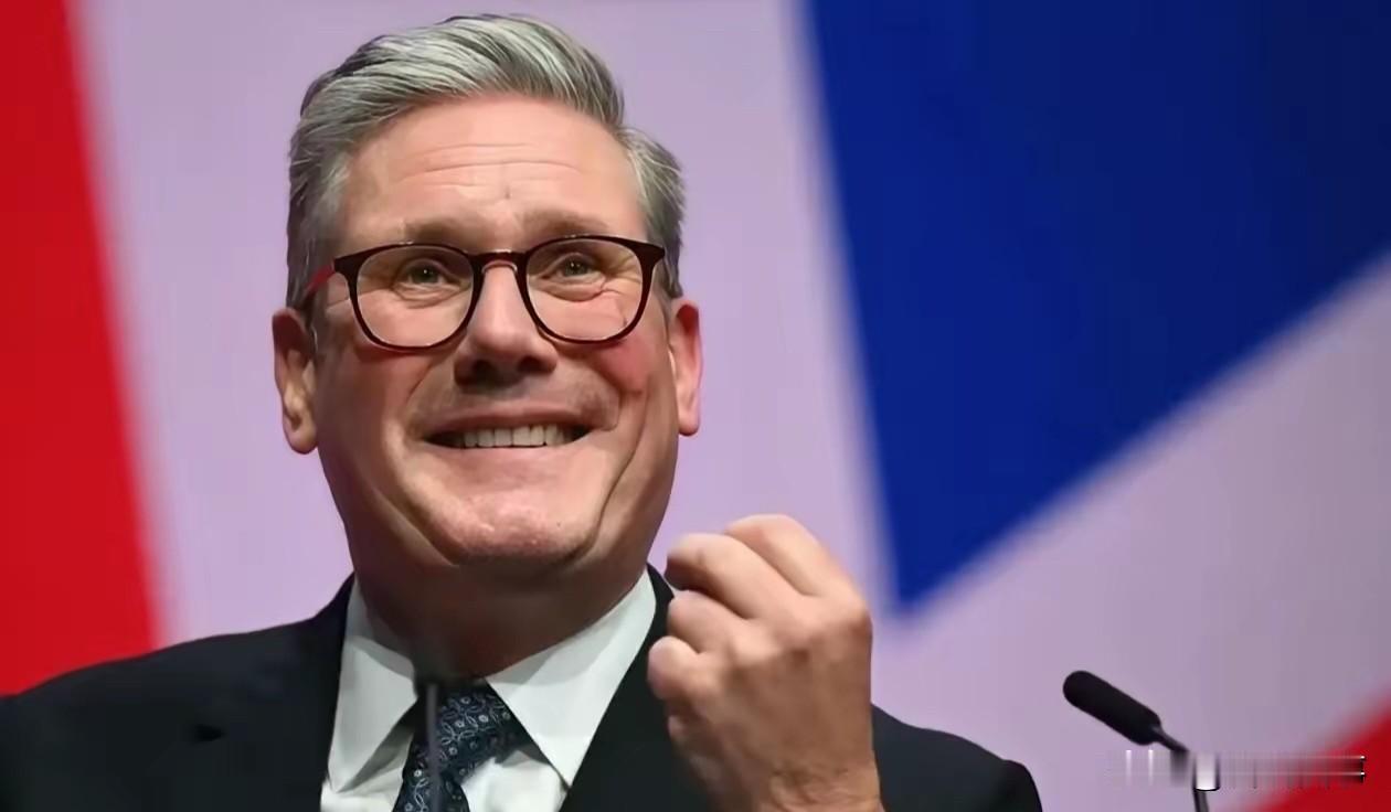 又爱又怕？英国表态！来自金融时报消息，英国首相斯塔默日前在演讲时表示“没有接触