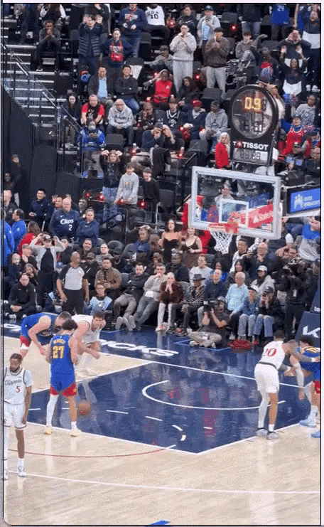 快船巨星伦纳德真是太幸灾乐祸了！在今天快船主场以115：114险胜掘金的赛后采访