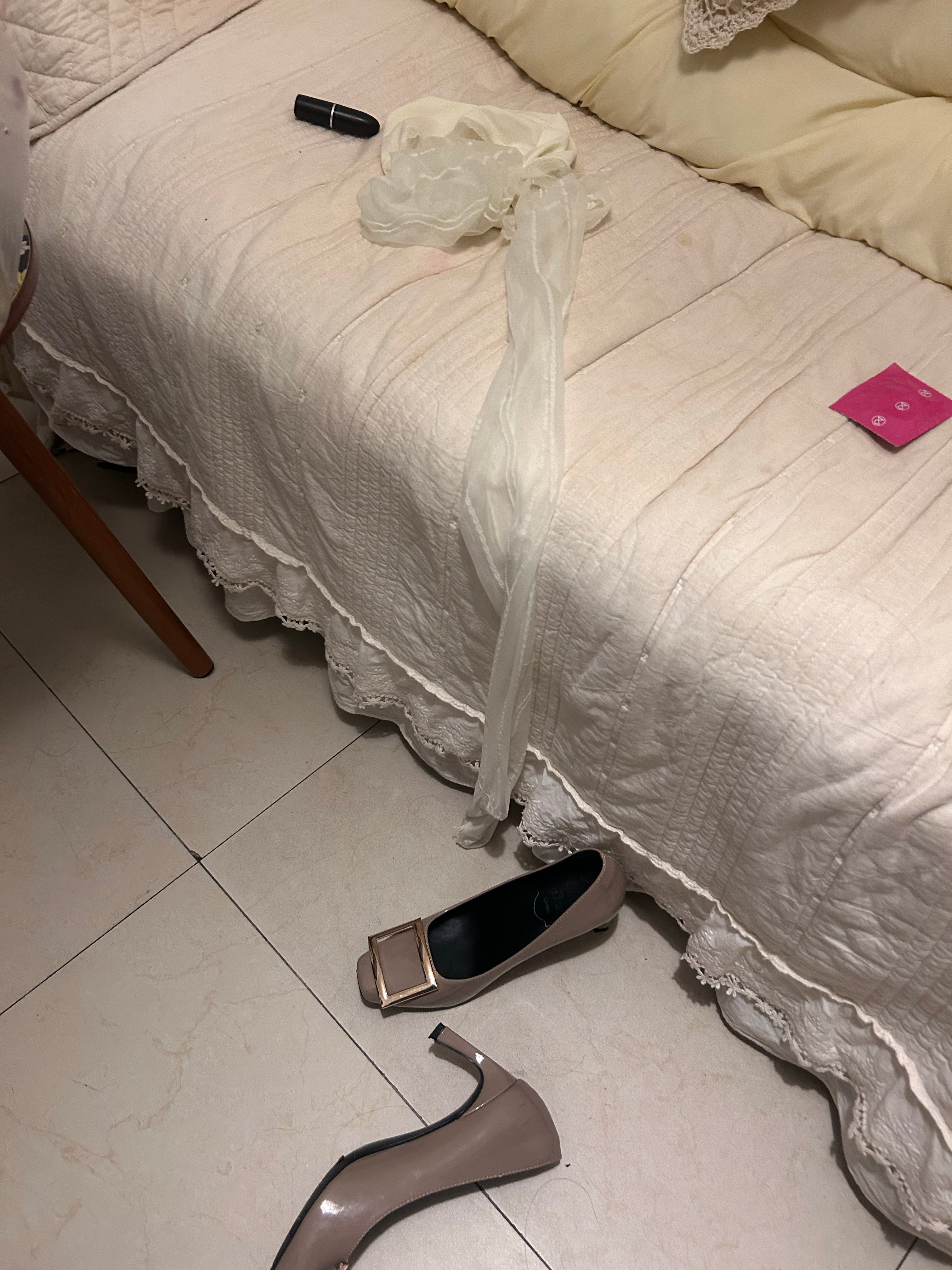 真的没话说我的新袜子又差点被扯烂了真有那么急吗