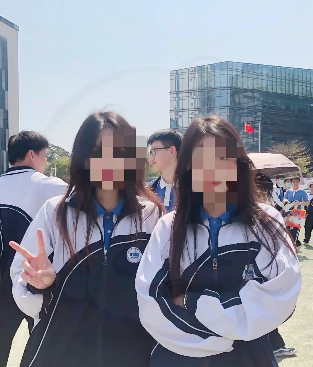 高考成绩出来了我两个女儿一个481分，一个500分，不尽人意，有点心痛，她哭了