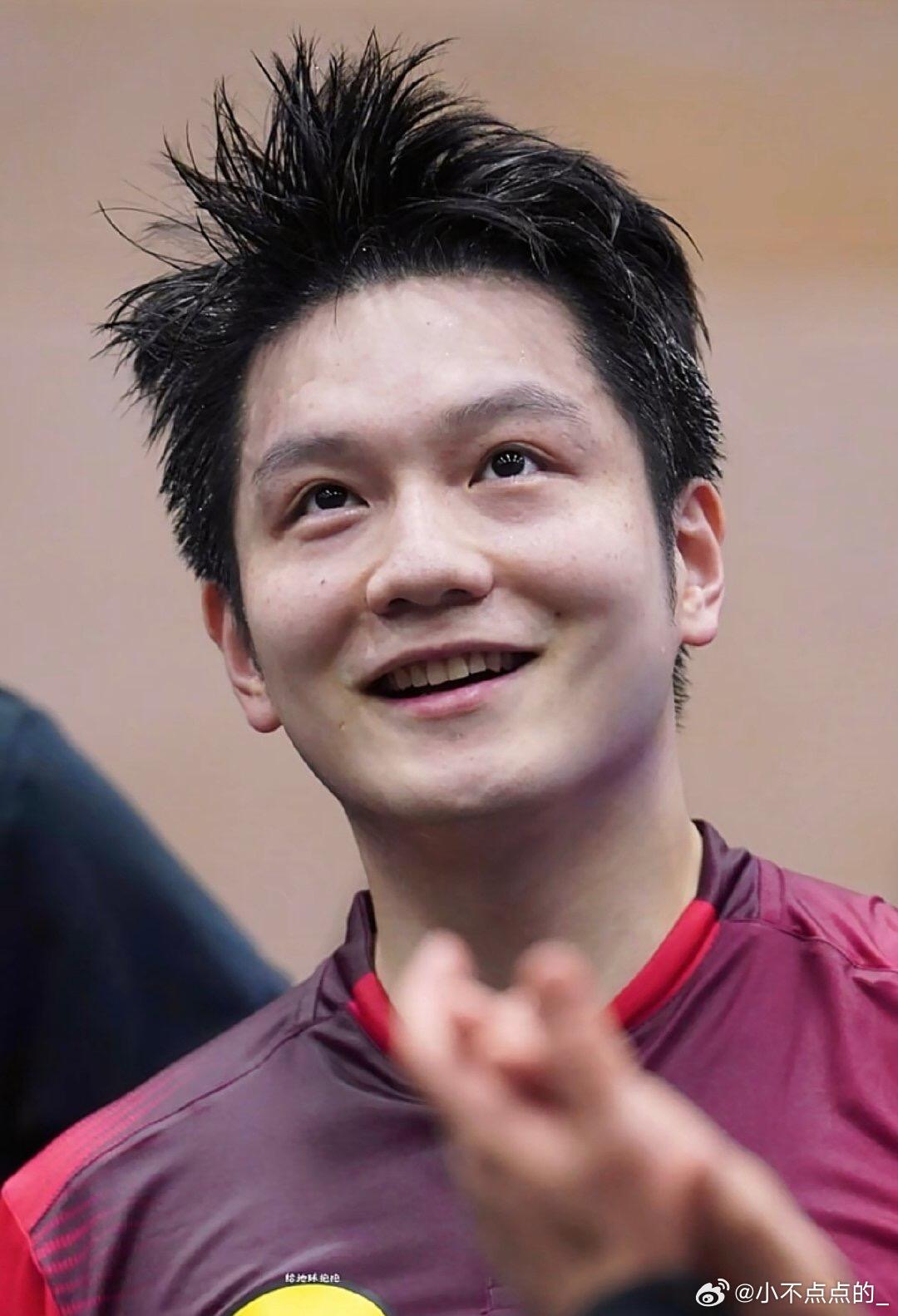 #樊振东回应未来目标##樊振东说这就是我的目标#面对波尔的提问，樊振东在宣传片道出自己长久以来的职业