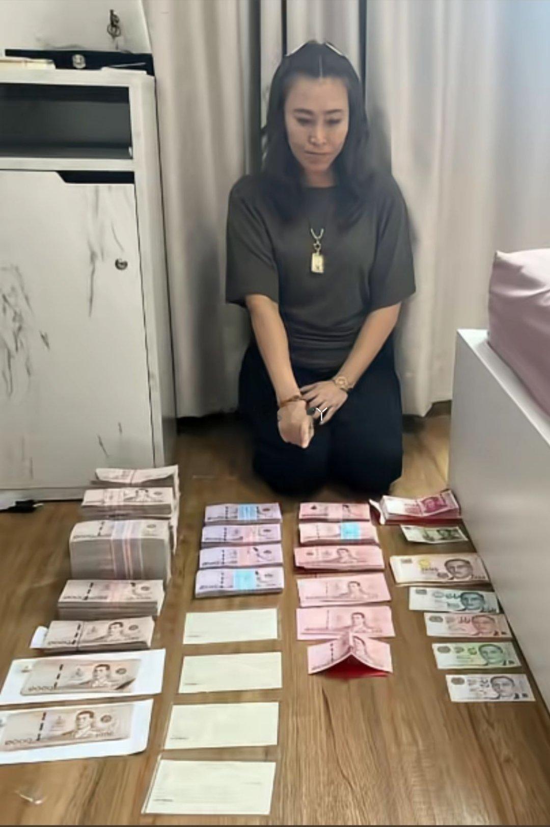 泰国寺庙大和尚【阿赞初】贪污了寺庙巨额财产，黄金、现金、地契、房产，数不胜数，60岁的他长期还有女性