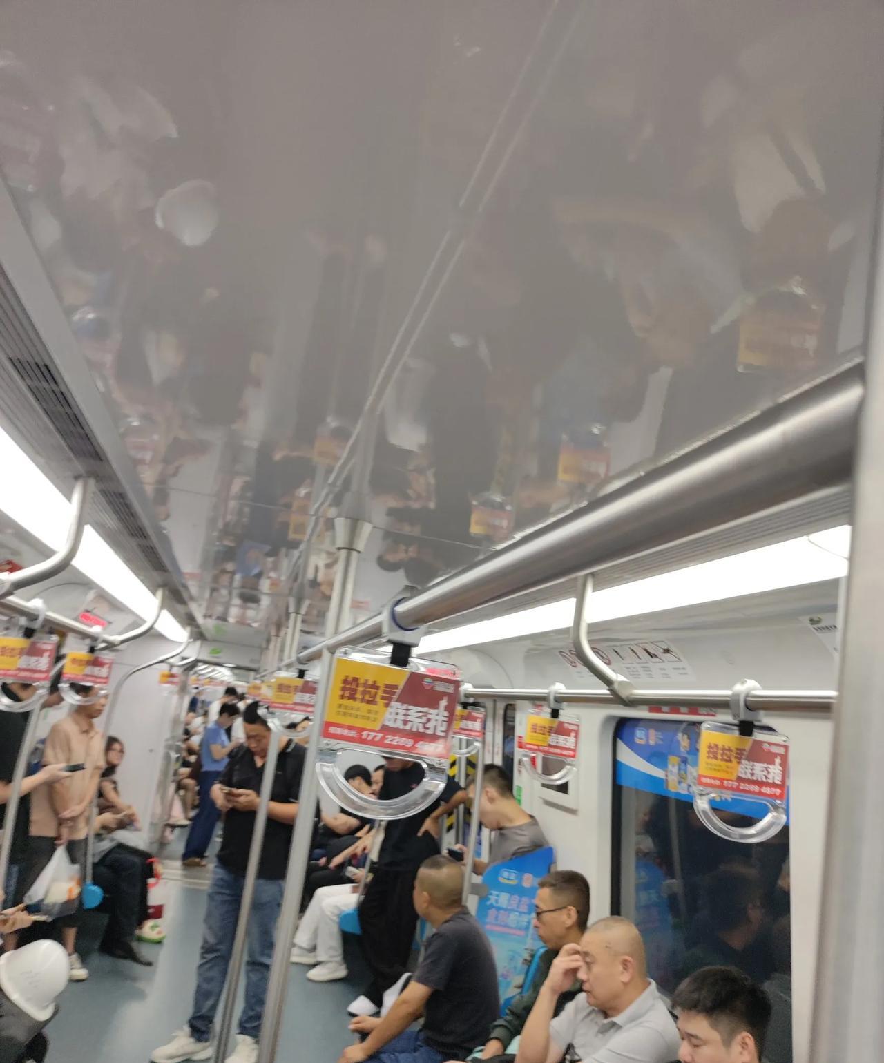 天气闷热，轨道交通的优势显示出来，无论是东莞地铁二号线还是佛莞城际，大清早就很多