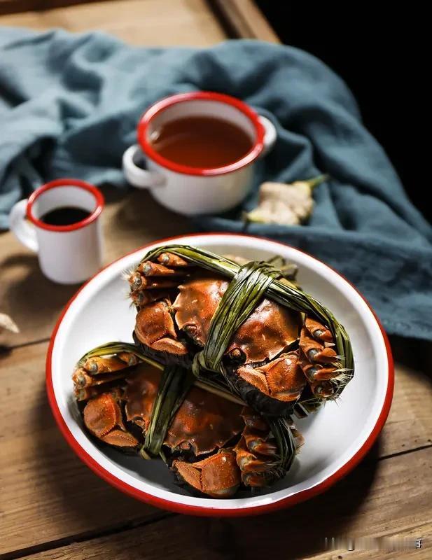 今天家里上演了一出“鸡飞狗跳”的小闹剧，现在想起来还忍不住笑。早上刚起床，