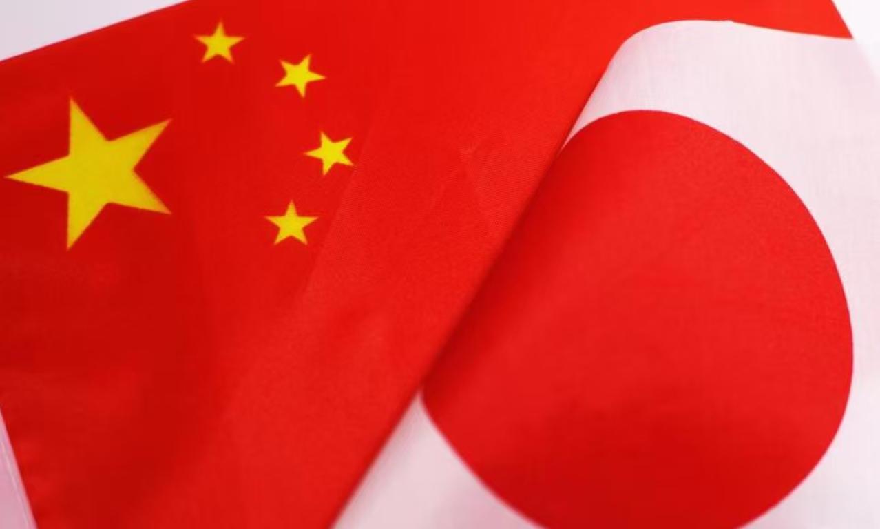 立刻停止，中国警告日本！就在7月1日，在中国外交部的例行记者会上，有记者问，针