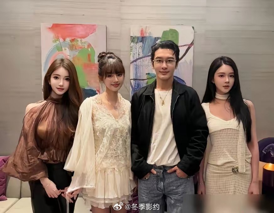 黄晓明又带“翻版杨颖”游环球！22岁年龄差，全程当人肉遮阳伞！大年初九的新加坡环