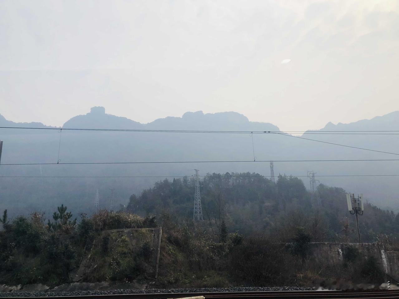 你有没有发现现在的人情味越来越淡了。以前的亲戚走动很热络，一到过年就兴高