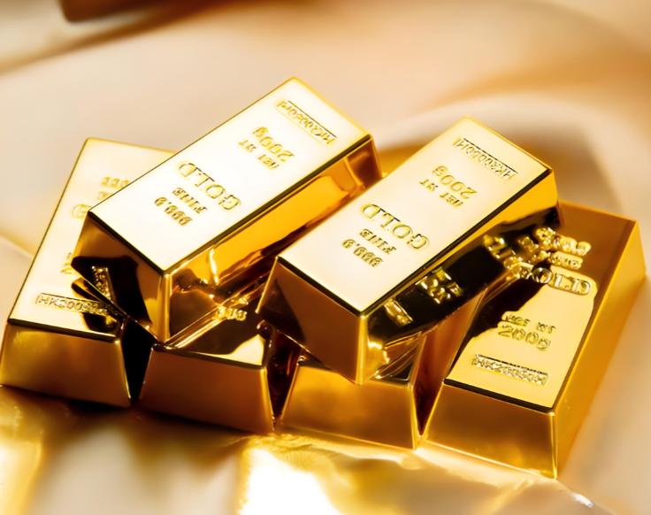 华尔街现在使劲将黄金往上弄，目的是什么？本质上就是美国要降息，一旦降息了，钱就要