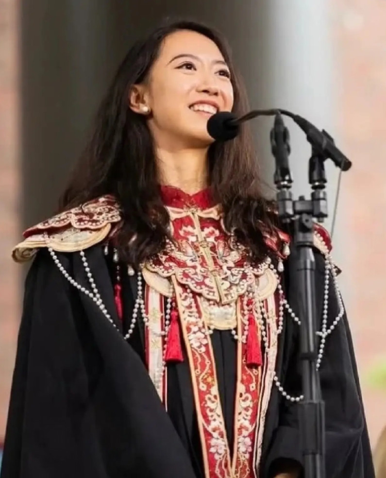 她说坦桑尼亚进口的中国造洗衣机全都是中文按钮，外国同学搞不懂如何去操作，不认识中