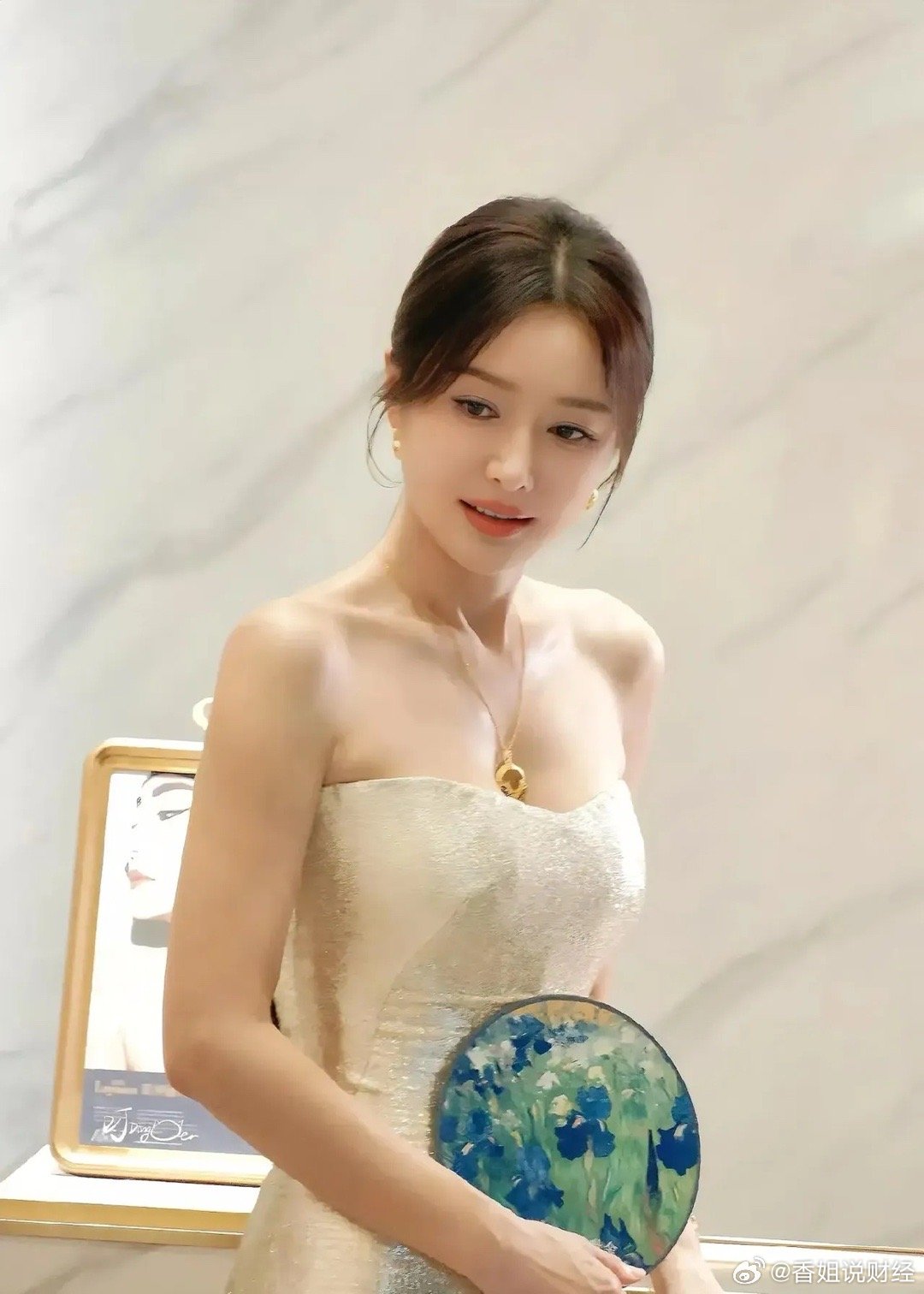 秦岚真的是人间清醒，宁愿拒绝4次向她求婚的大导演陆川也要跟比自己小10岁的魏大勋