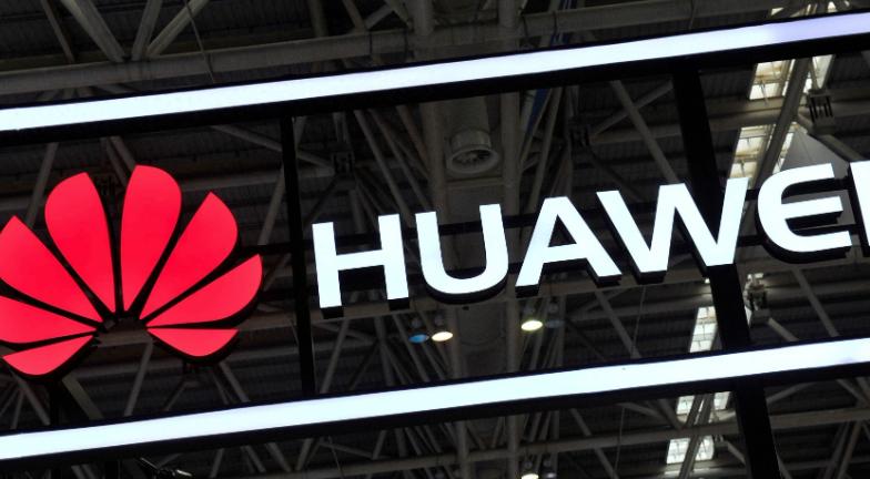 据媒体报道，3月31日，华为方面正式发布了2025年度业绩报告。 在数据层面