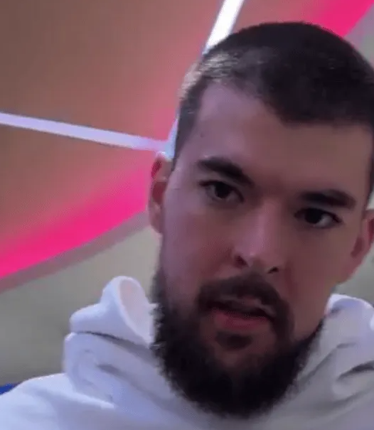 NBA常规赛快船主场对阵湖人的比赛已经结束。全场战罢，快船以112-104战胜湖