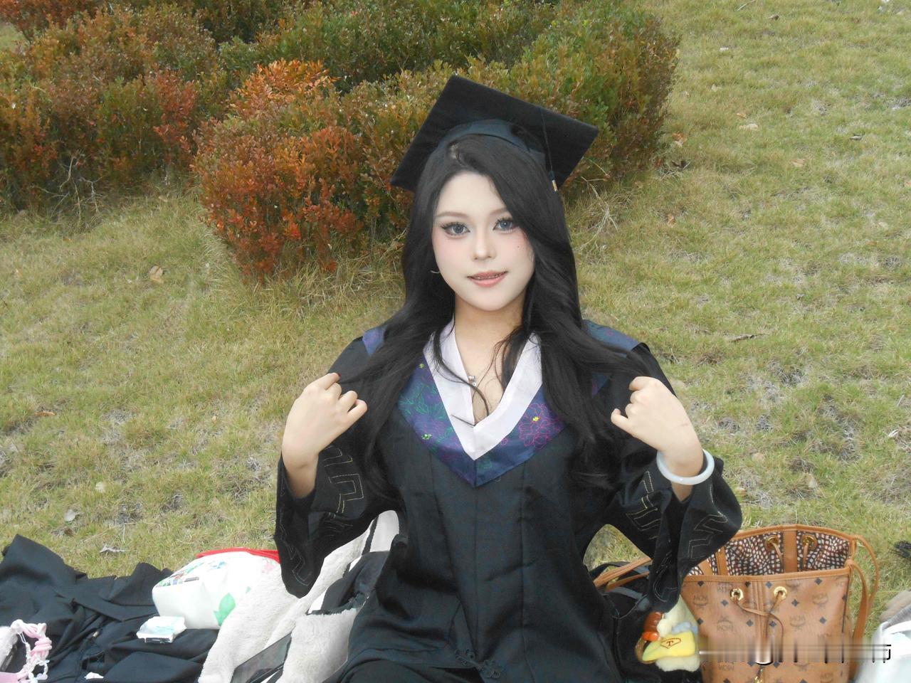 深圳很好可惜找不到工作怀揣着梦想来往深圳，发现深圳的工资跟小县城的一样，35