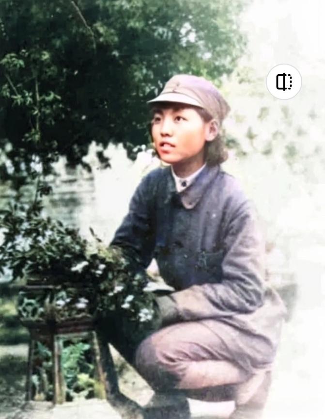 1938年，八路军“大美女”，史瑞楚年轻时一张珍贵的留影，对于“史瑞楚”这个人，