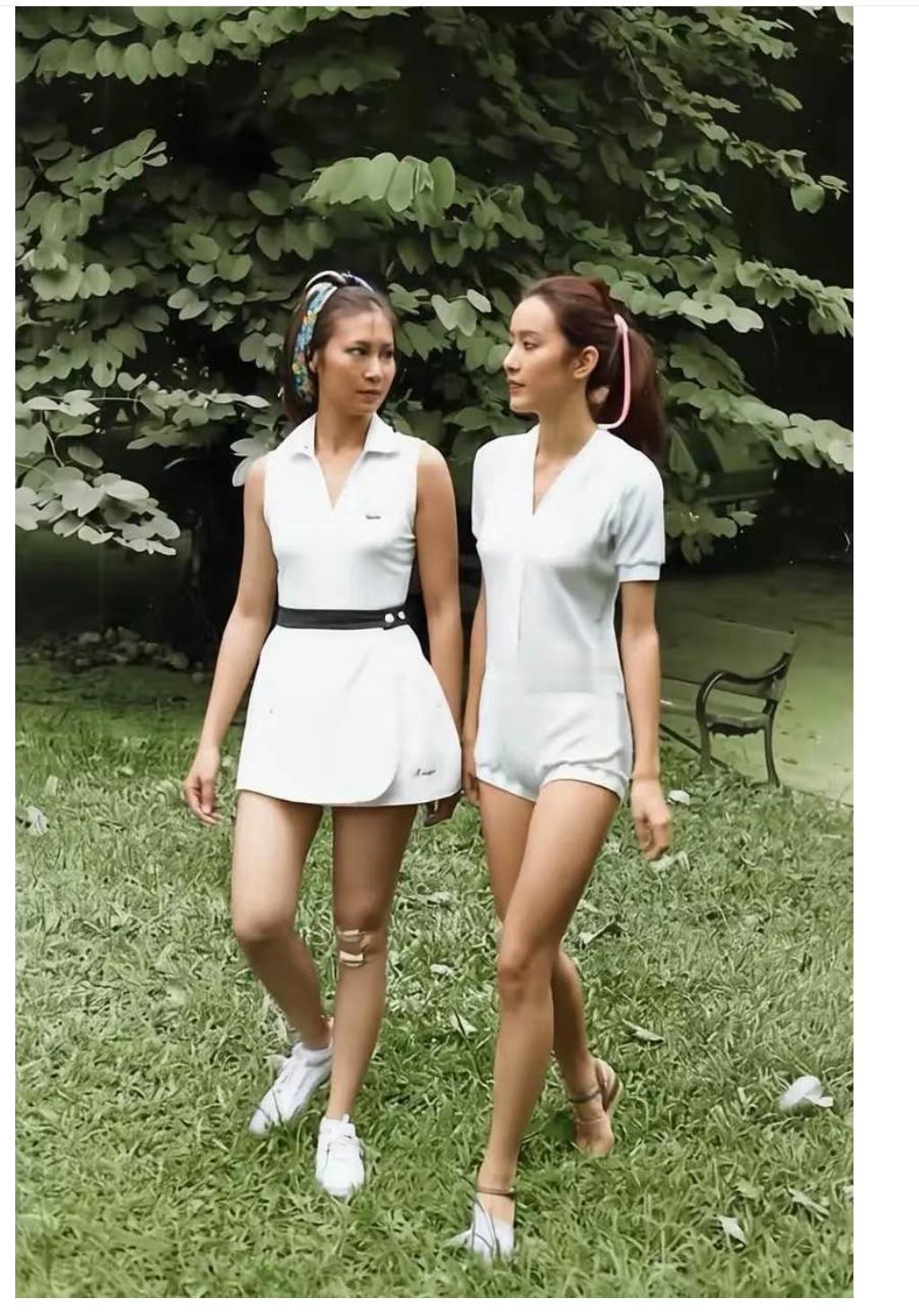 膝盖上怎么贴着卫生纸？