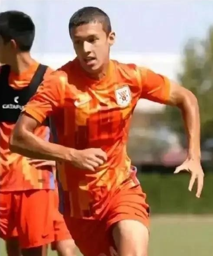 今年中超真别惹山东泰山，别看开局-6分，人家那是直接开挂。德尔加多转内援等于多送