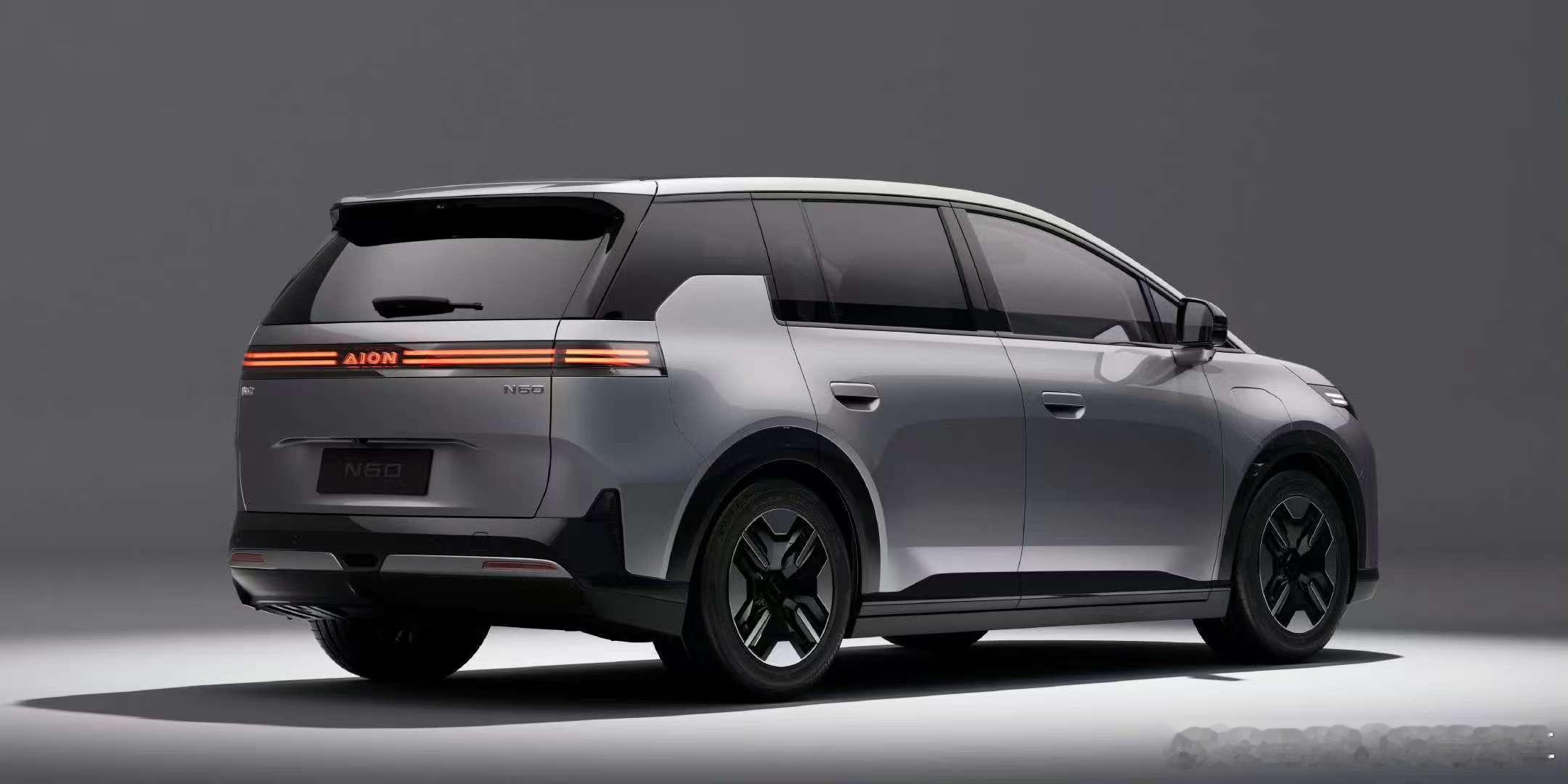 埃安N60由BenoitJacob操刀设计，外观结合了SUV和MPV的设计，