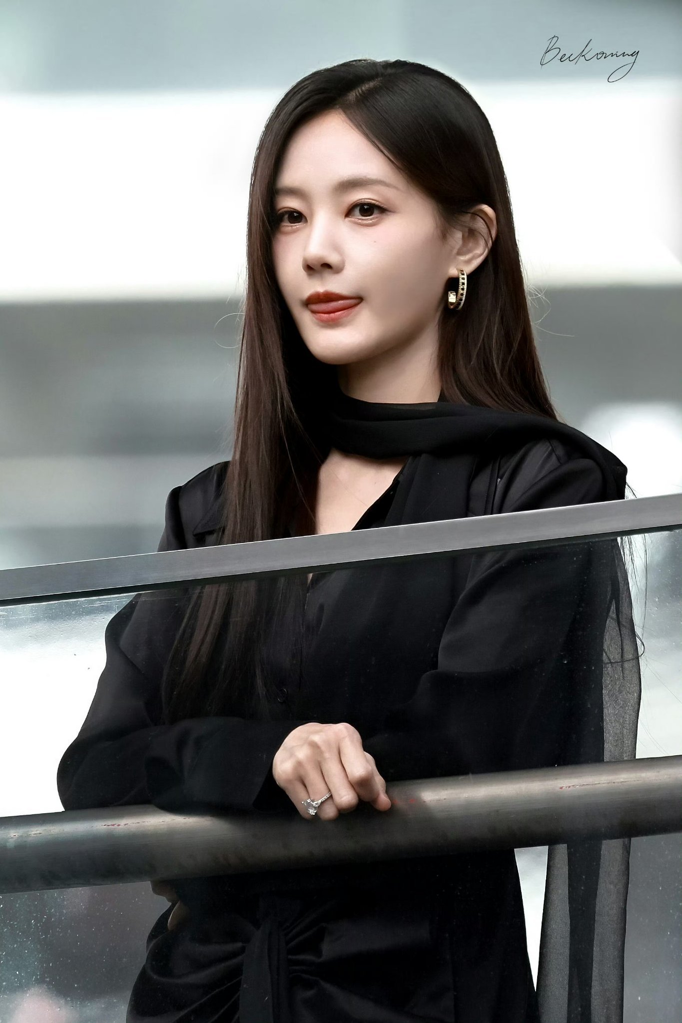 桐姐吐舌头是准备干嘛？