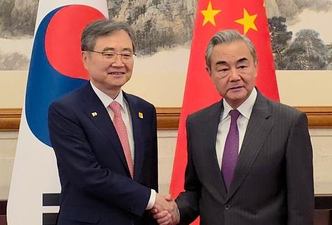 等了五年，韩国终于等到了！8月18日，我国外交部长王毅将于8月19日至20日访问