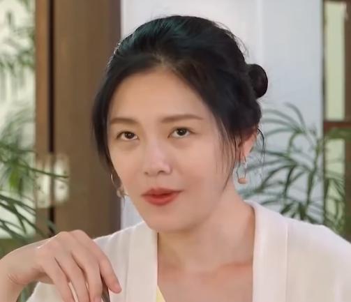 为什么大s会与汪小菲离婚，选择50多岁的光头呢？其实用她早期说过的一句话就可