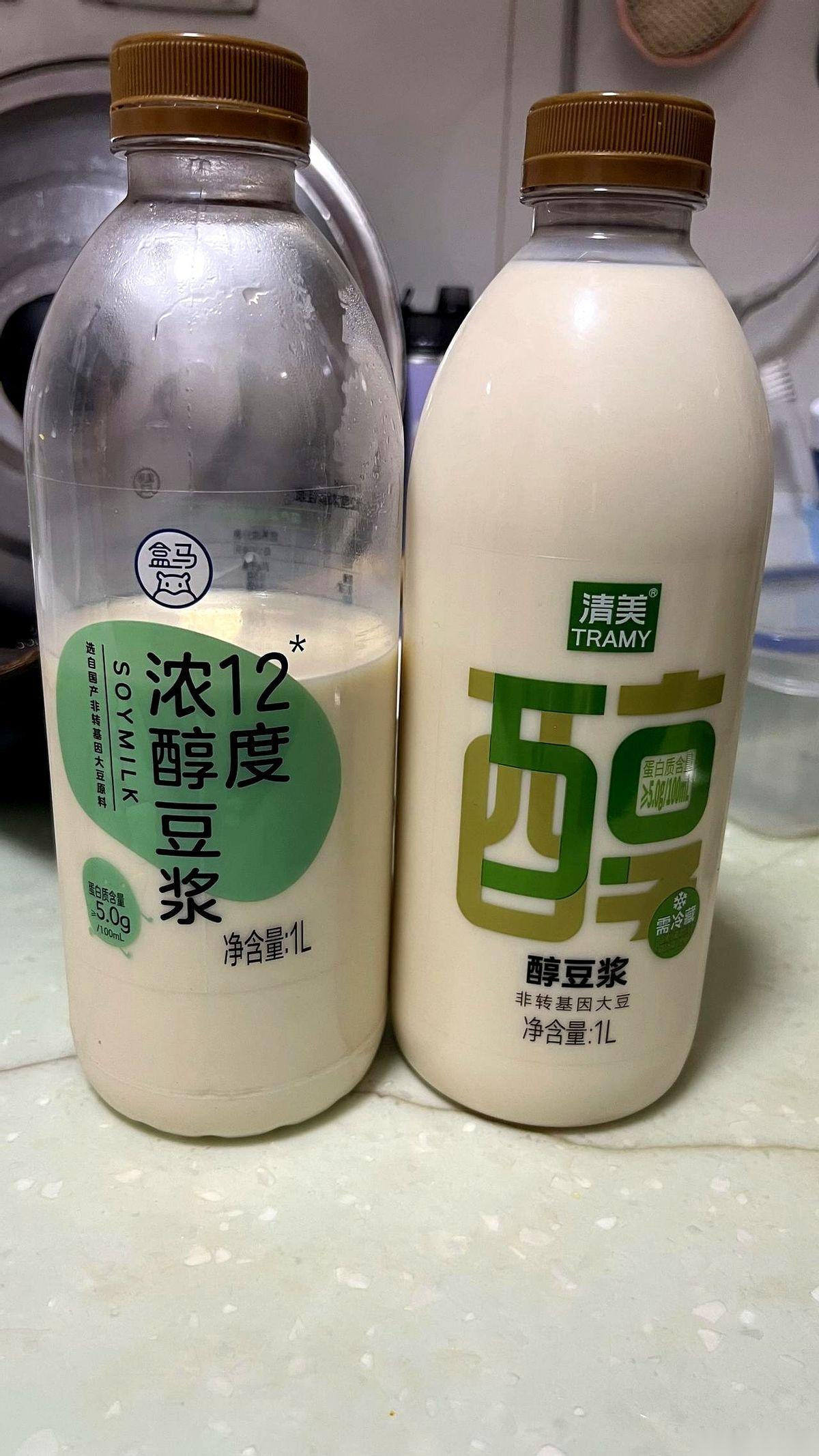 一口豆浆下去，我差点以为我妈在旁边盯着我喝中药。真的，就盒马新出的那个，长得跟