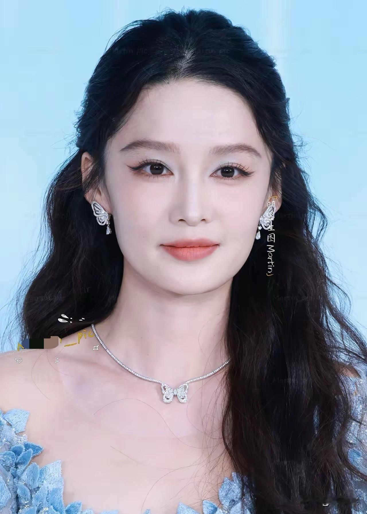 一时分不清是明星假还是网红假杨幂、李沁、马思纯我最喜欢的三个没一个撑住ell