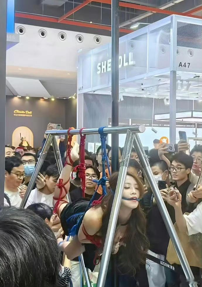 25年广州成人展最火的一个展台