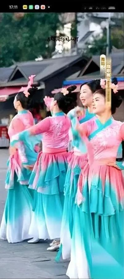 董宇辉又遇怪事！直播间突然少了3万人桃花潭踏歌舞竟成“限流密码”？昨