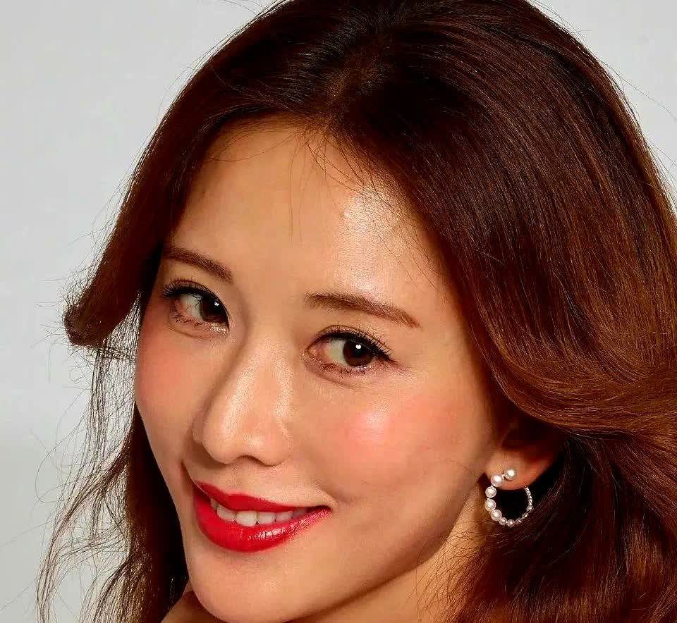 一觉醒来，喜欢林志玲和不喜欢林志玲的人都坐不住了不是因为她又把脖子缩了起