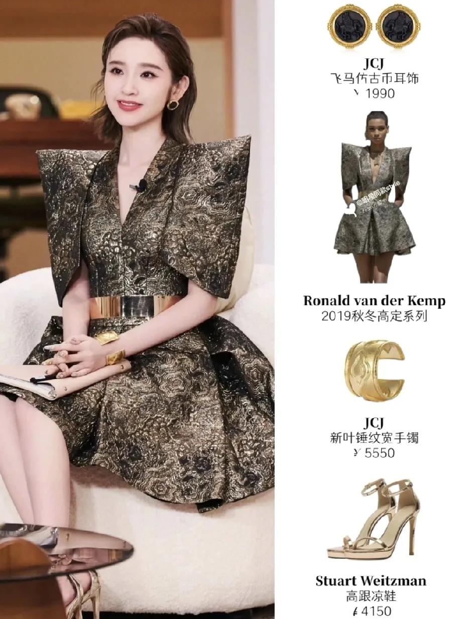 终于明白了，张若昀娶到唐艺昕有多开心了，婚后更是宠她如宝。在《半熟恋人》综艺里