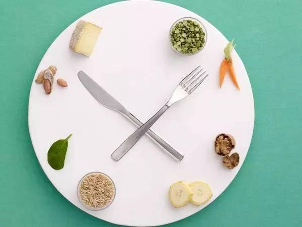 减肥时有些人会瘦得很快原因只有一个，就是对自己够狠但是也不是够狠就能瘦练得