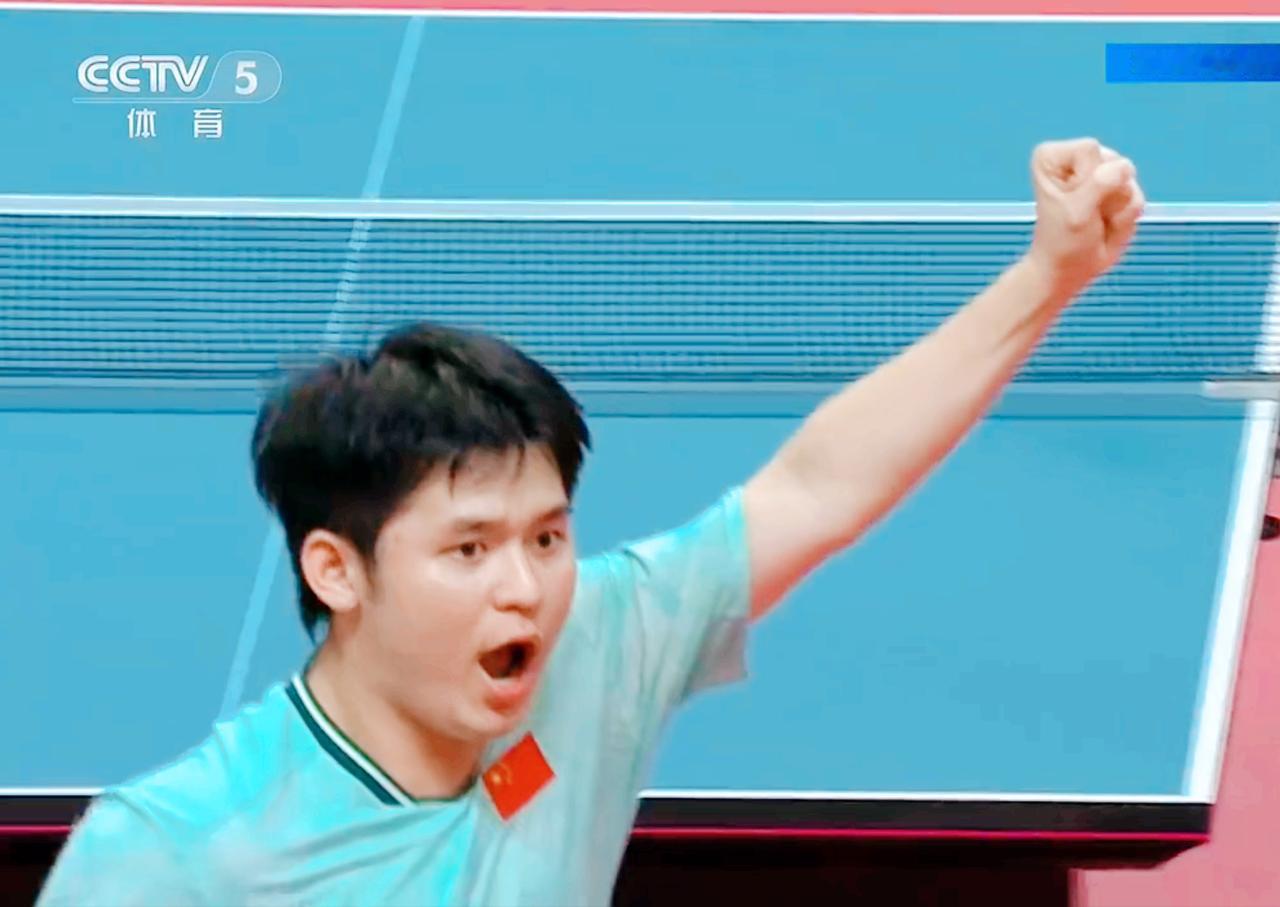 林诗栋反手打爆林昀儒，为何最后10:12输了首局？刘国正说了实话？他说：林诗栋