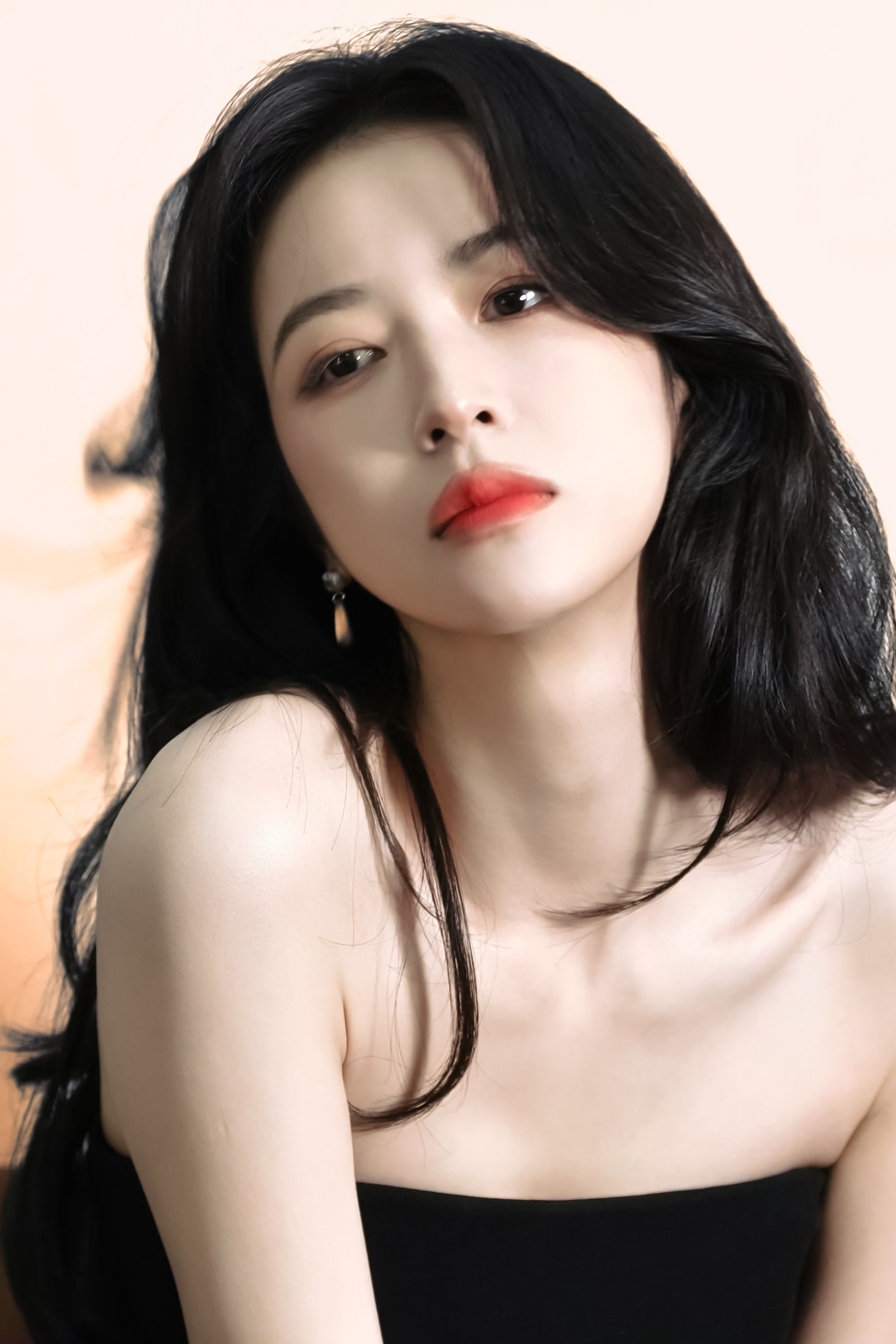 投稿周雨彤【猫咪美成这样要什么呢，命都给你了】​​​