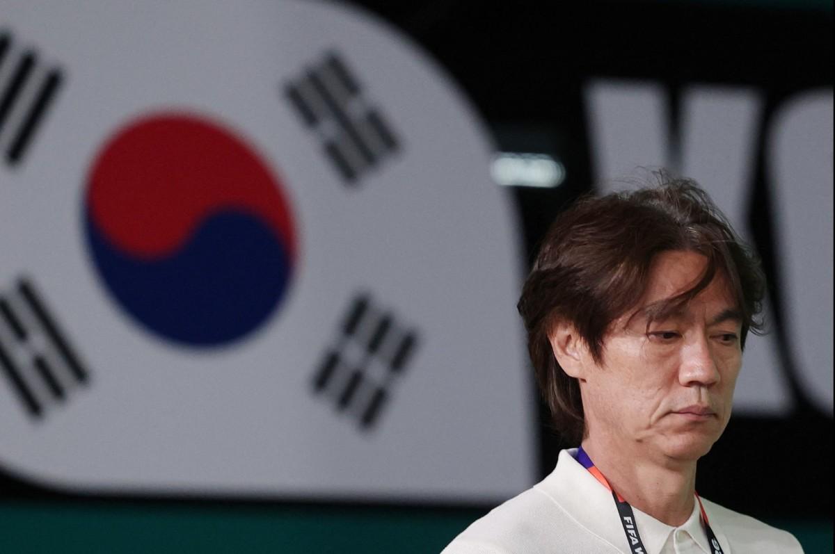 “向支持国家队的国民们真诚道歉，我将从教练岗位退下来。”6月28日，韩国队主教