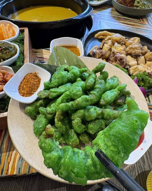 这是云南的什么特色美食？第一次见！谁介绍一下！