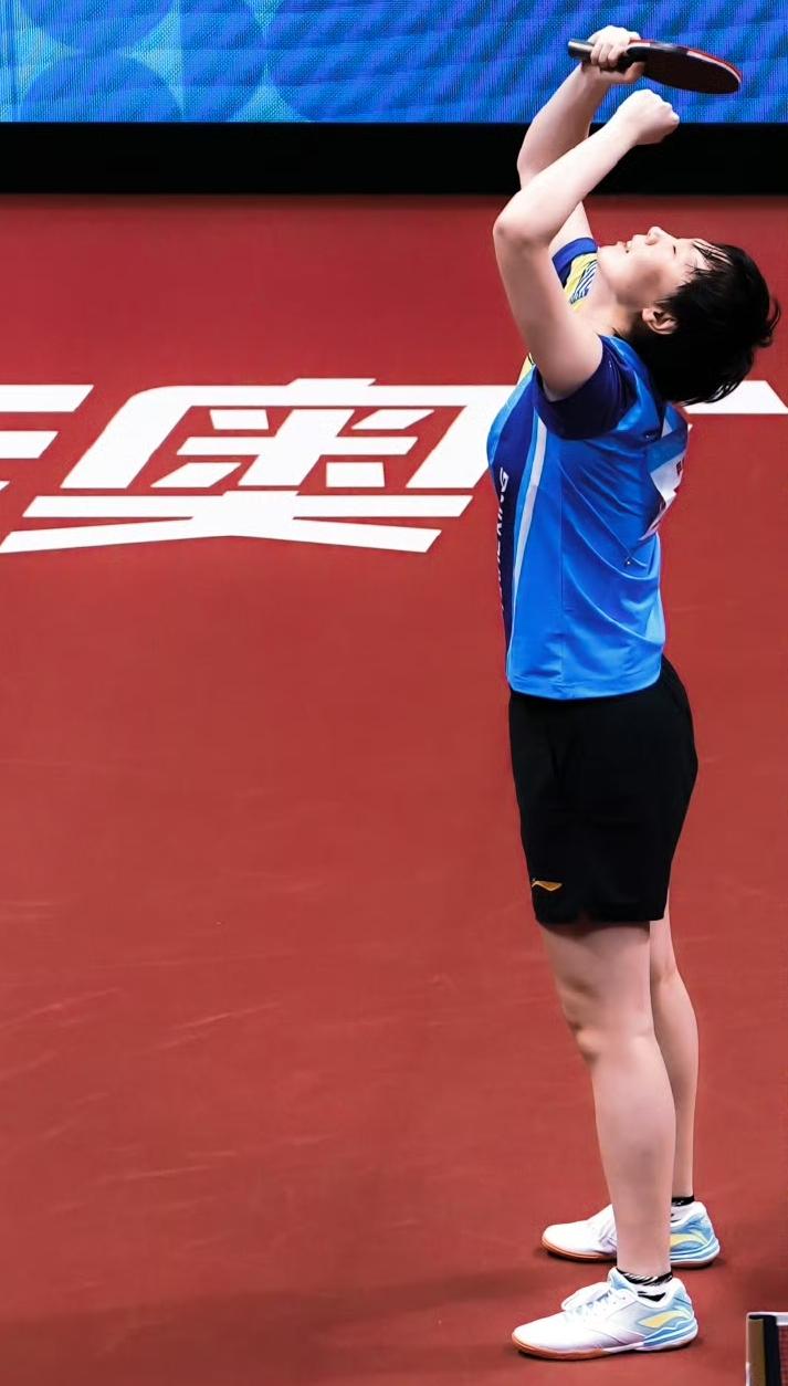 看的出来王曼昱家乡体育局有多满意王曼昱这块十五运乒乓球女单卫冕金牌了！不只在办