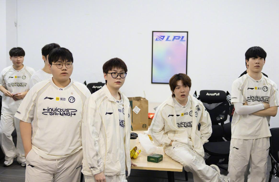 再战TT，LPL教练有话说，iG这边上的应该是JiaQi，阿萨姆替补，刚好二赛段