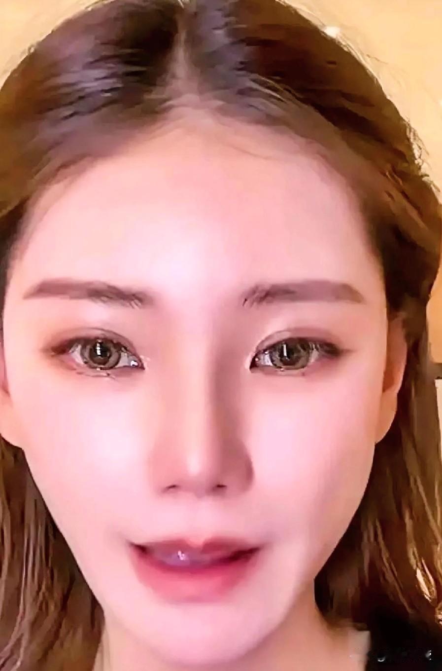 马筱梅怀孕了，直播没有停，太搞笑了，马筱梅深夜直播，汪小菲一直在旁边转来转去，