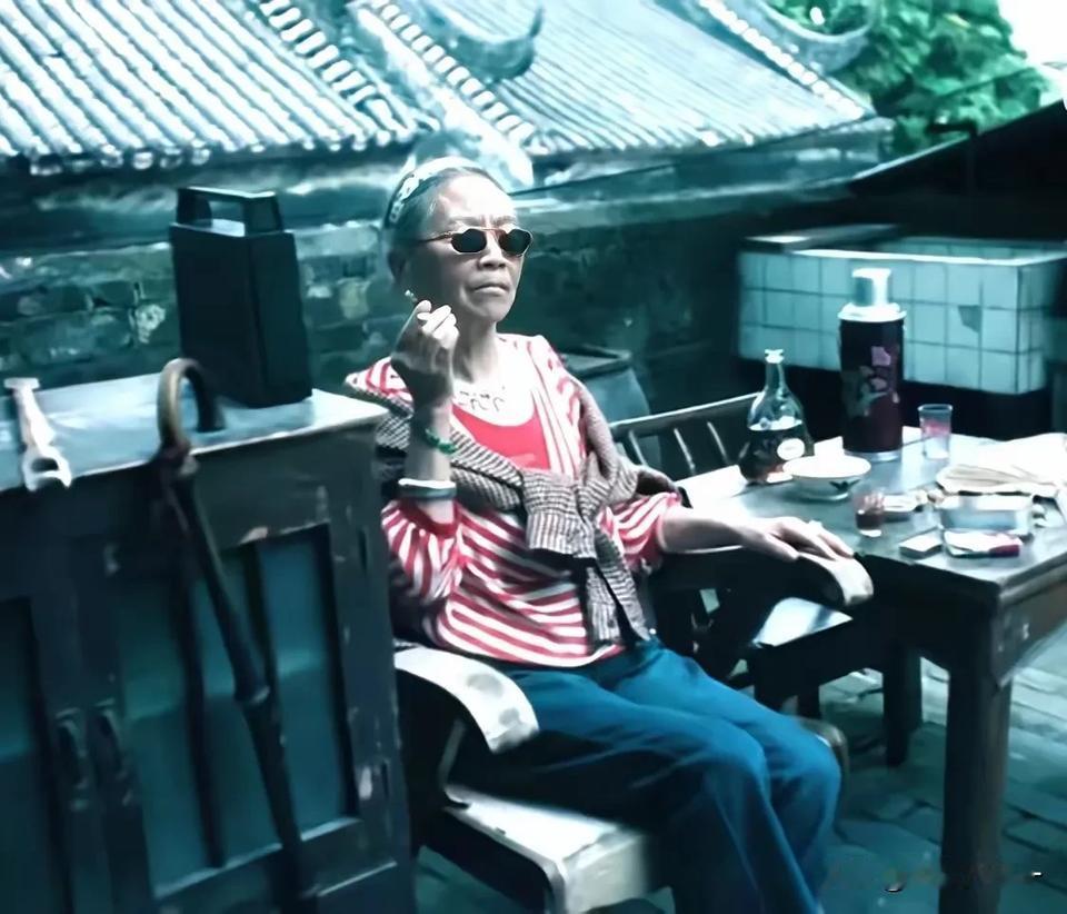 电视剧《扫毒风暴》，看得出导演五百确实用心了，可有些细节还是显得不伦不类
